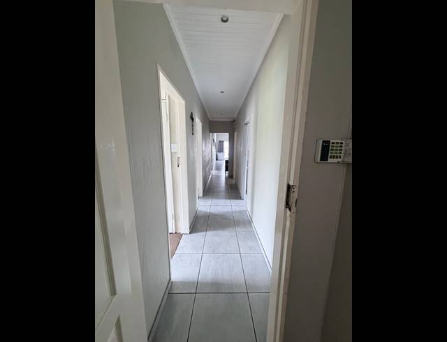 4 BEDROOM FREESTANDING FOR SALE IN SUNAIR PARK